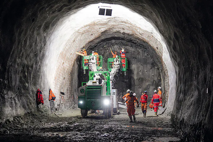 Photo : Once the Lyon&ndash;Turin rail line opens to traffic, the number of heavy vehicles on the Alps&rsquo; roads will drop by about one million, lowering annual greenhouse gas emissions commensurately.